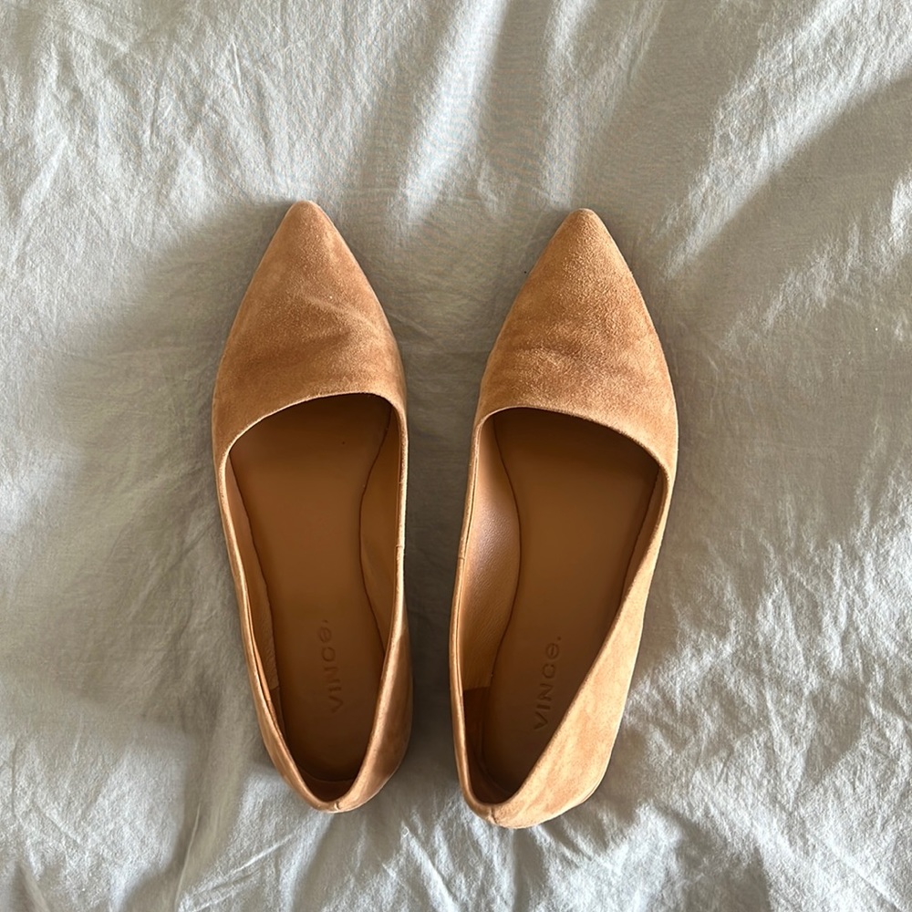 Size 5 Vince tan suede flats!